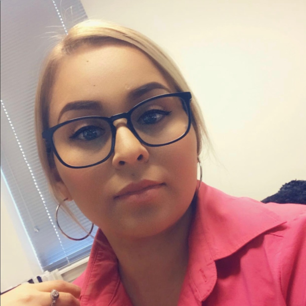 Meet your Posher, Brenda